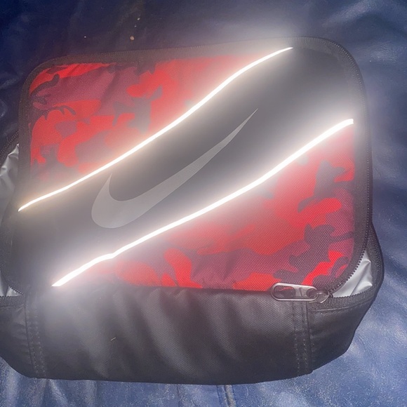 Nike lunchbox - Picture 3 of 4